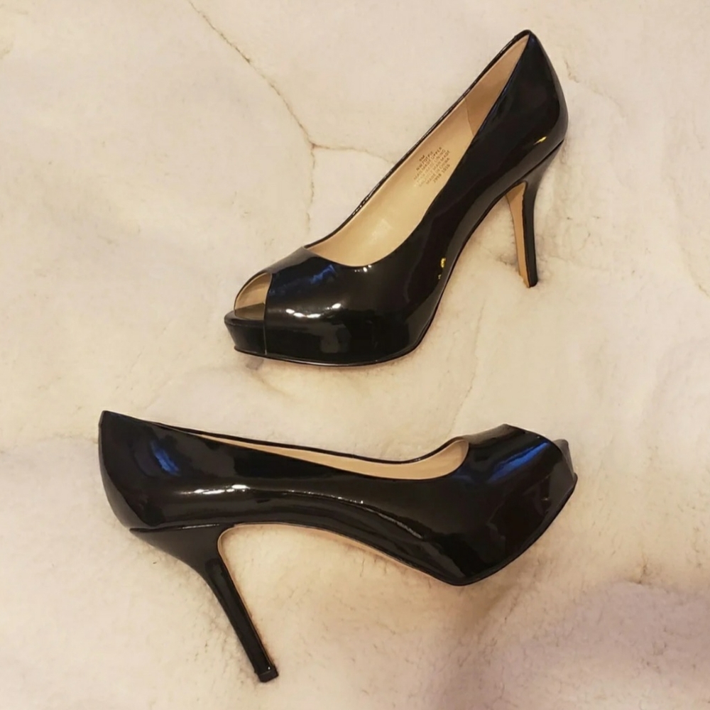 Womens nine west size 9 black peep toe heels